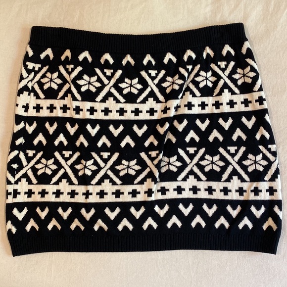 Hatley Skirt - Picture 5 of 7